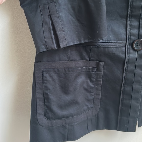 Ann Taylor Black Blazer, Like New, Size 6 - Picture 2 of 5